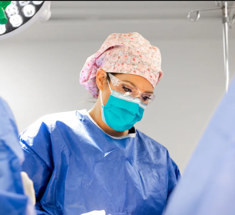 What preparation and setup happen right before a tummy tuck starts?